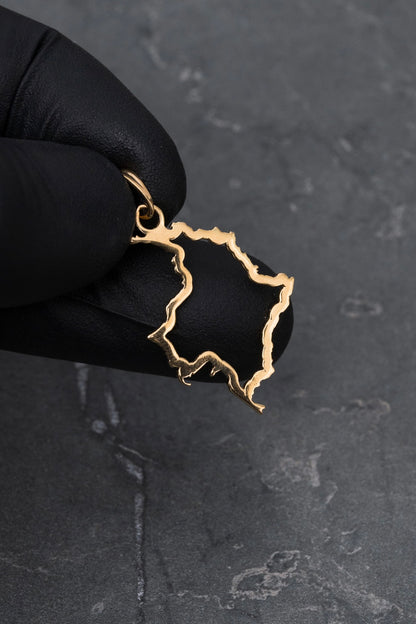 Dije silueta mapa de colombia 0.8gr / Largo 2.6cm — Oro Amarillo