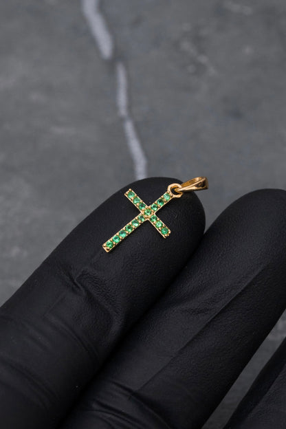 Dije cruz con swarovski verde 0.6gr / Largo 2.0 cm / Oro Amarillo Nac P