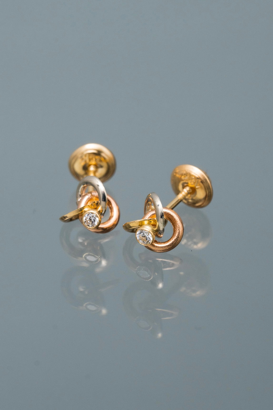 Topos aros con swarovski blanco 0.95gr / Largo 0.6cm — Tres Oros