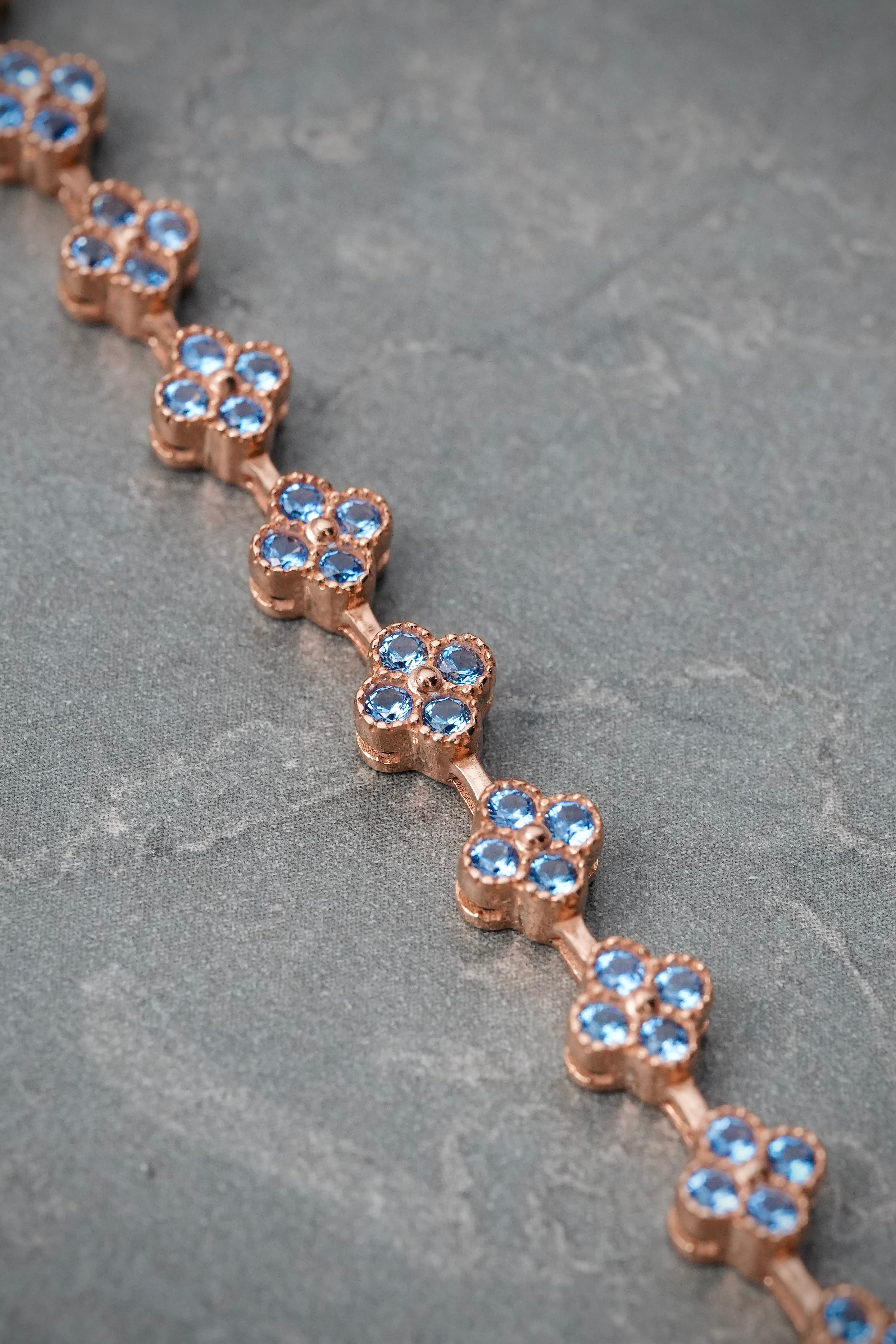 Pulso Lucky Clover con Swarovski Azul 13.8gr / 19.5cm / 5.6mm — Oro Rosado