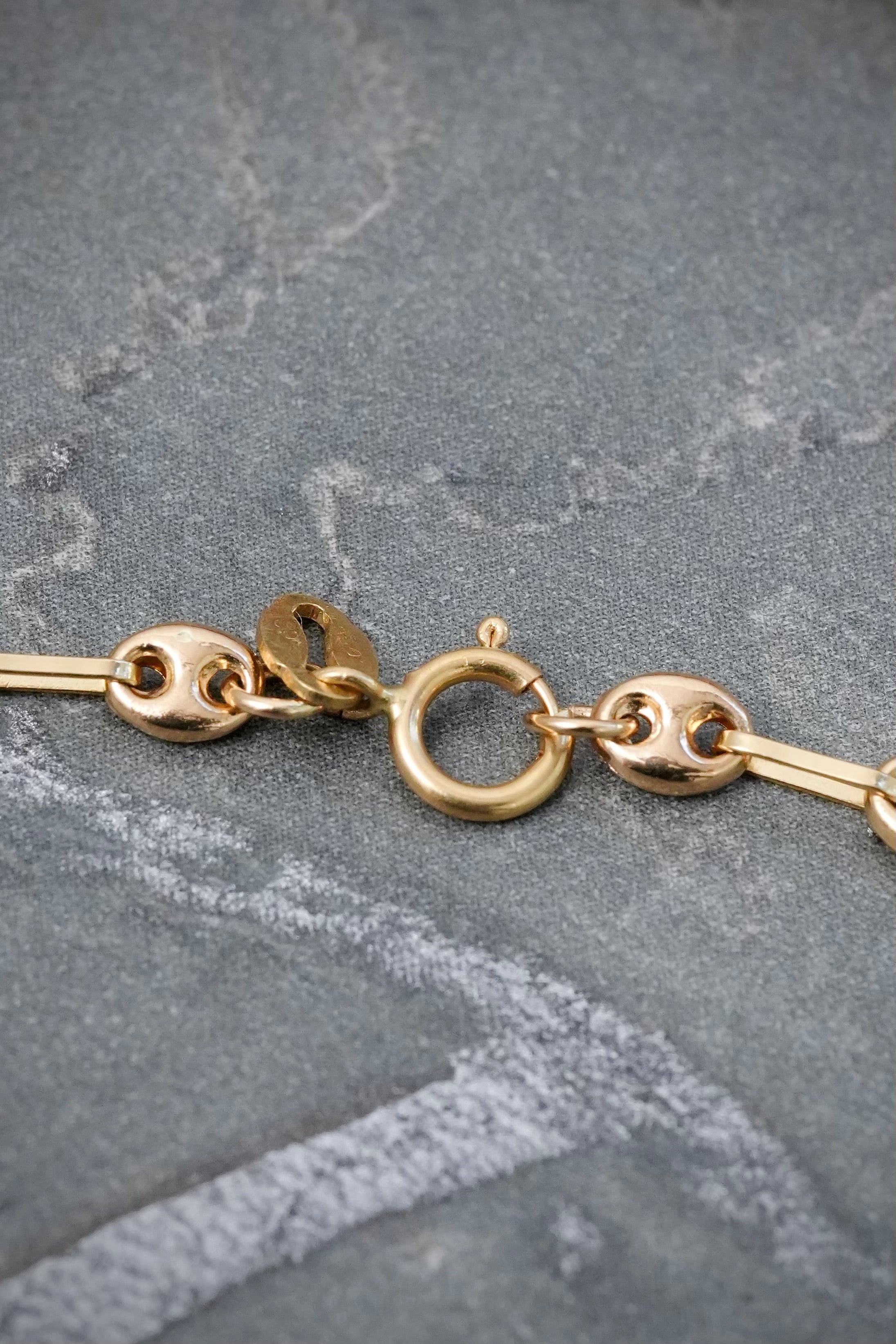 Pulso Bebe con Placa San Benito 1.8gr / 15cm / 8.5mm — Oro Amarillo