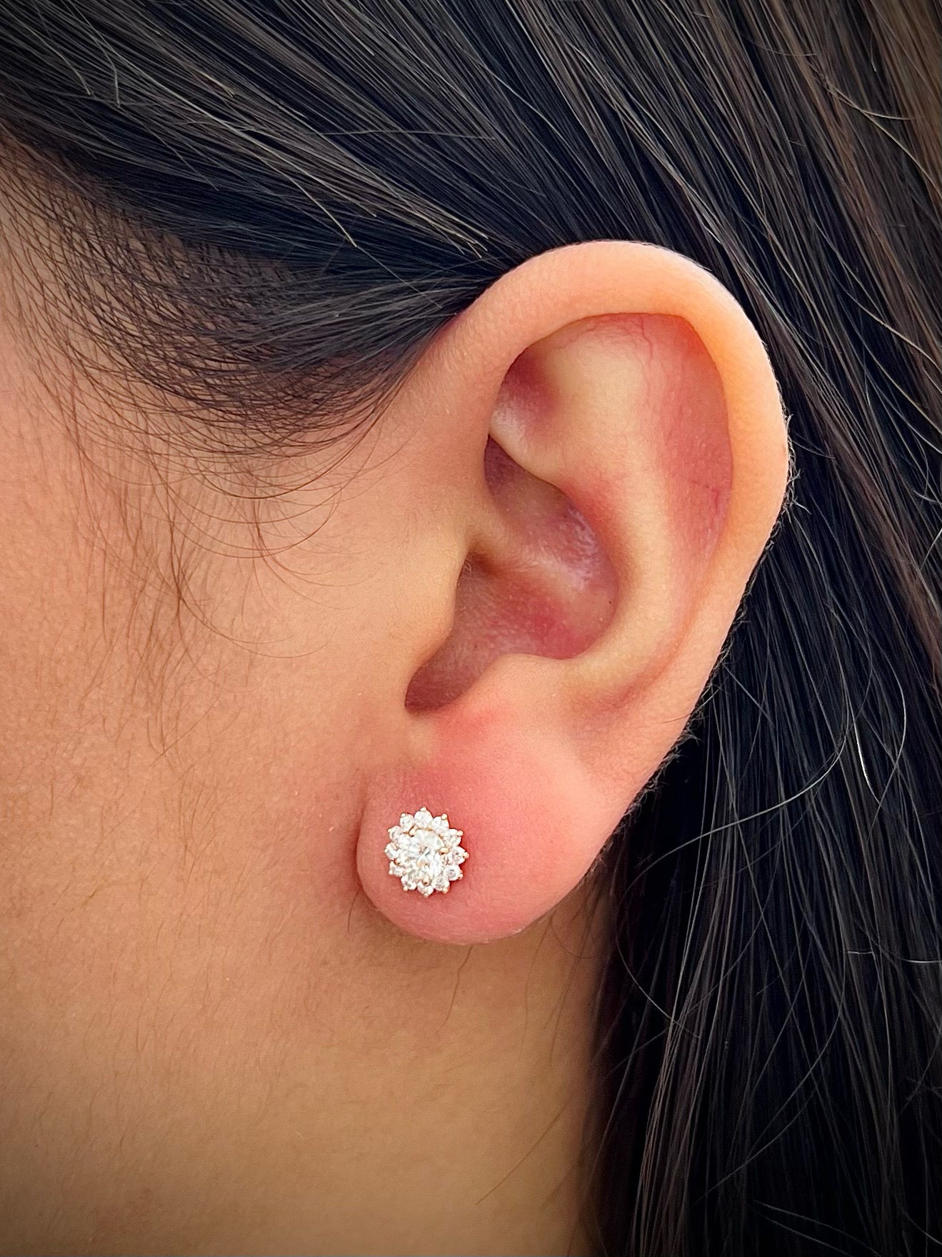 Topos con 72pts de diamante central y 34pts de diamantes laterales 2.25gr / Largo 0.8cm — Oro Rosado