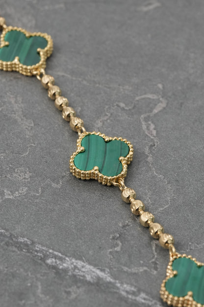 Pulso Lucky Clover Piedra Verde 10.5gr / 17.5cm / 14mm — Oro Amarillo