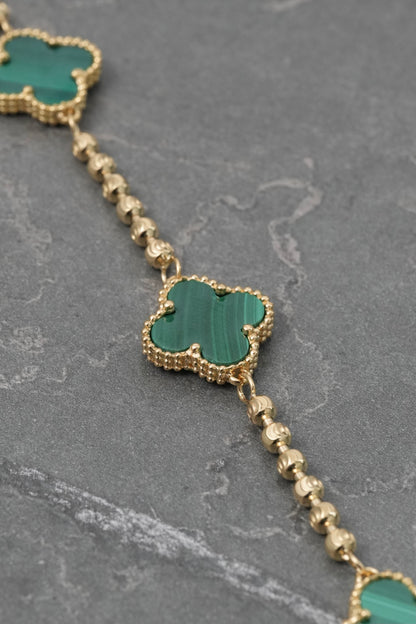 Pulso Lucky Clover Piedra Verde 10.3gr / 18.5cm / 13.9mm — Oro Amarillo