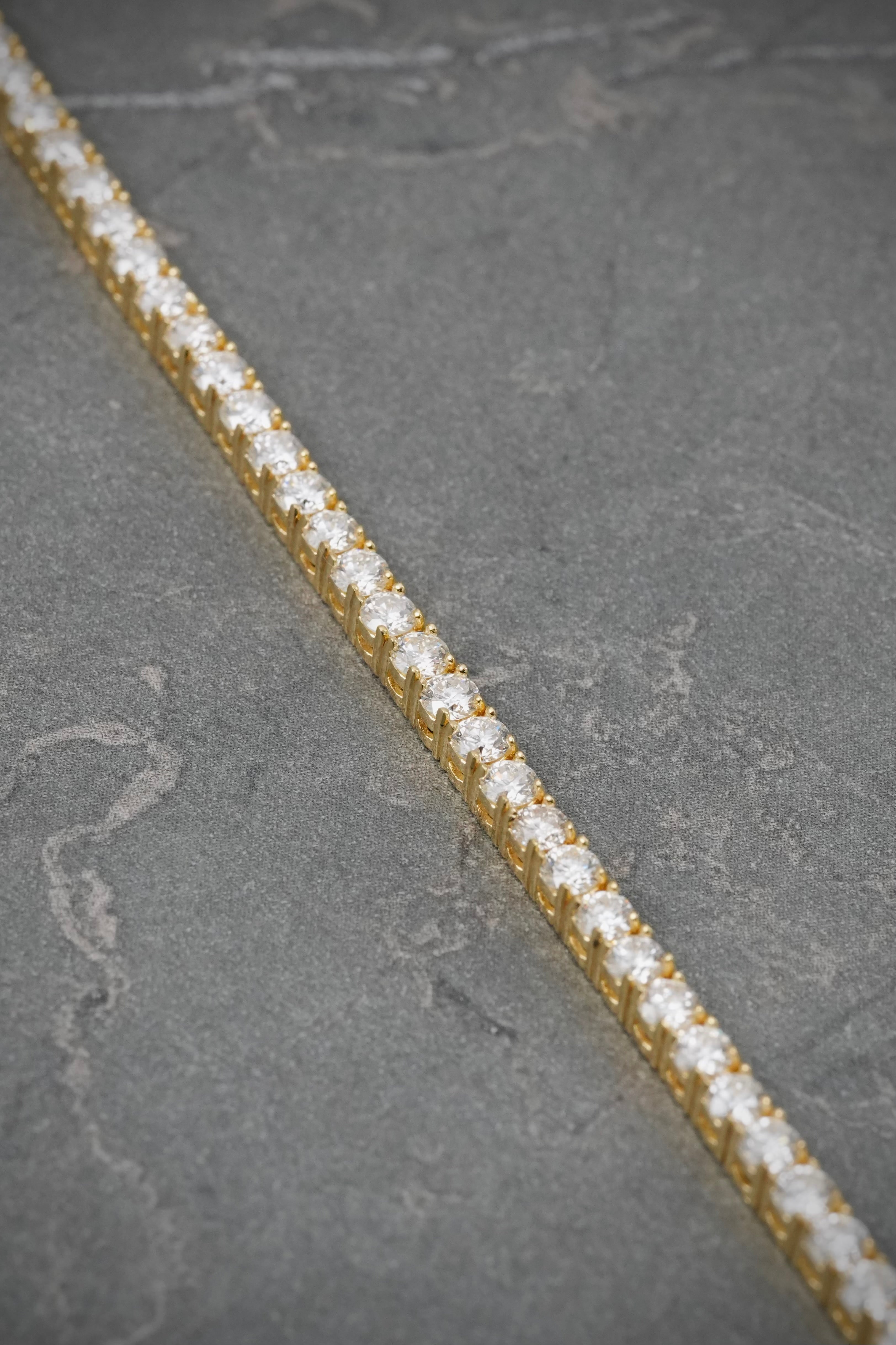 Pulso Tenis con 415pts de Diamantes 9.8gr / 18cm / 2.6mm — Oro Amarillo