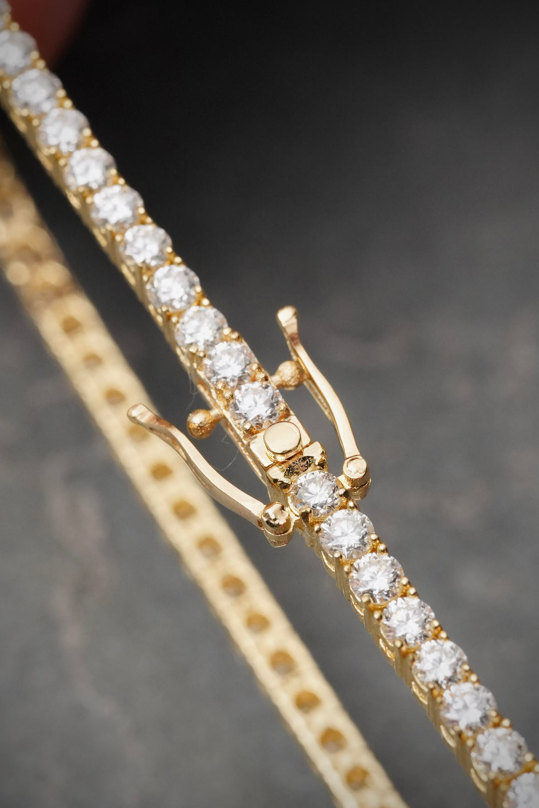 Pulso Tenis con 415pts de Diamantes 9.8gr / 18cm / 2.6mm — Oro Amarillo