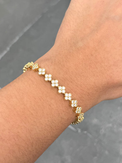 Pulso Lucky Clover con Swarovski Blanco 16.05gr / 18cm / 5.7mm — Oro Amarillo
