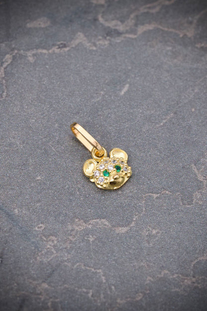 Dije oso con swarovski verde y blanco 0.5gr / Largo 1.2cm — Oro Amarillo