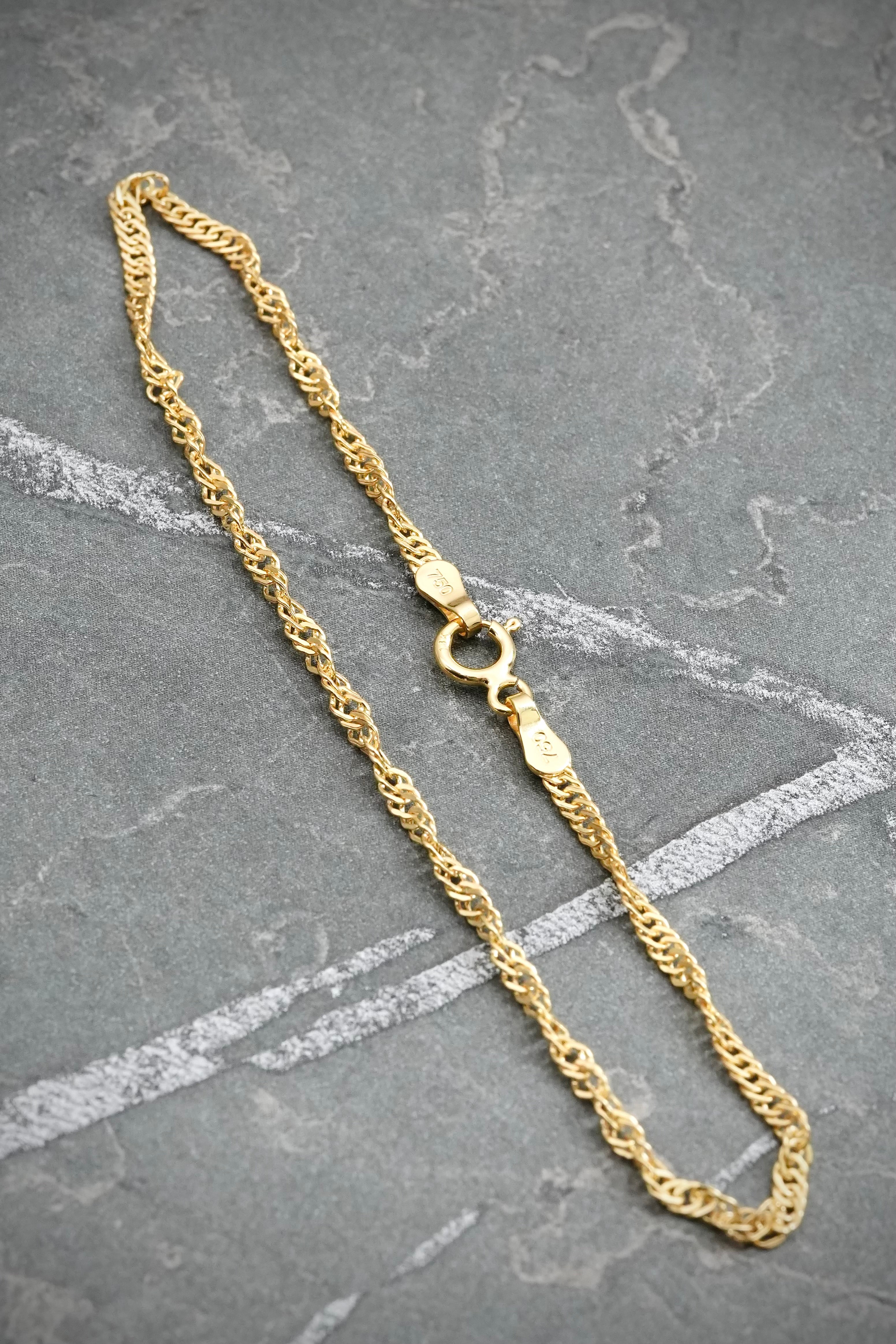 Pulso Singapur 0.9gr / 18cm / 2mm — Oro Amarillo