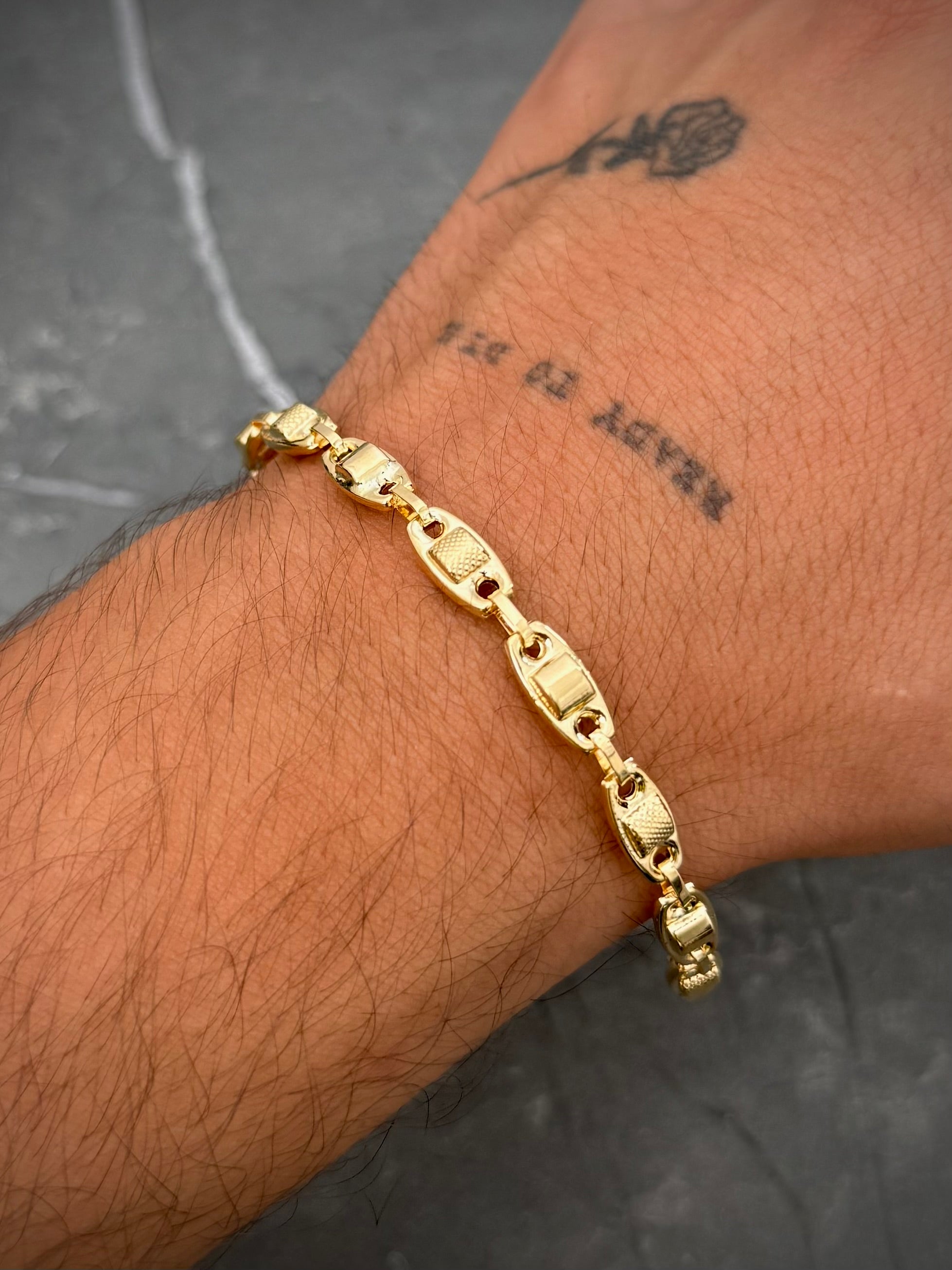 Pulso Rustico 6.1gr / 21.5cm / 5.6mm — Oro Amarillo