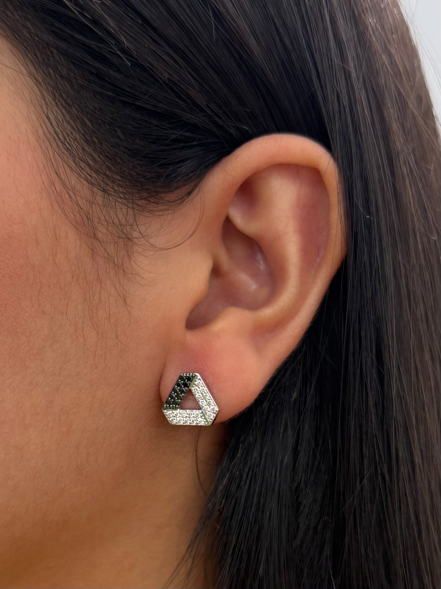 Topos con 102pts de Diamantes 5.4gr / 1.1cm / 12.4mm — Oro Blanco