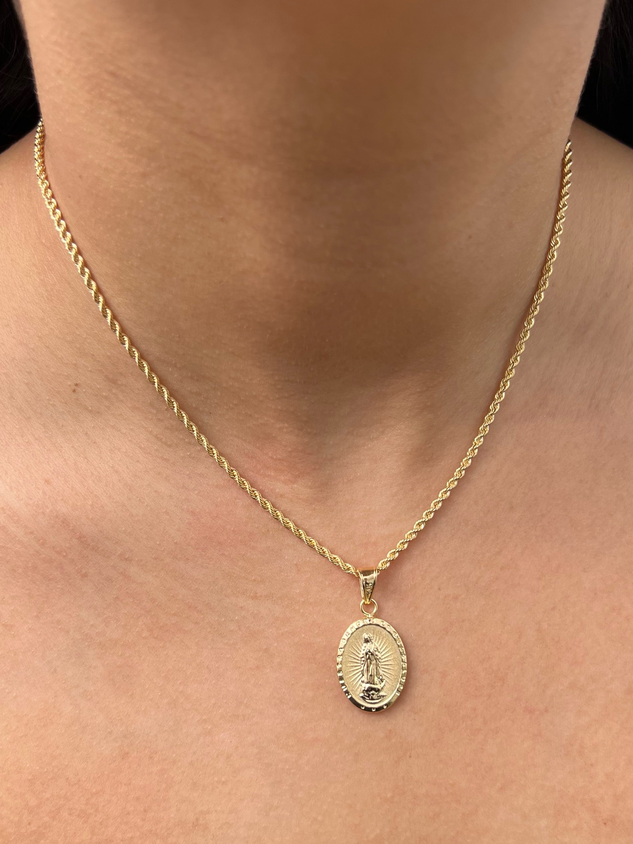 Dije virgen de guadalupe 1.6gr / Largo 3.2cm / Oro Amarillo Nac P