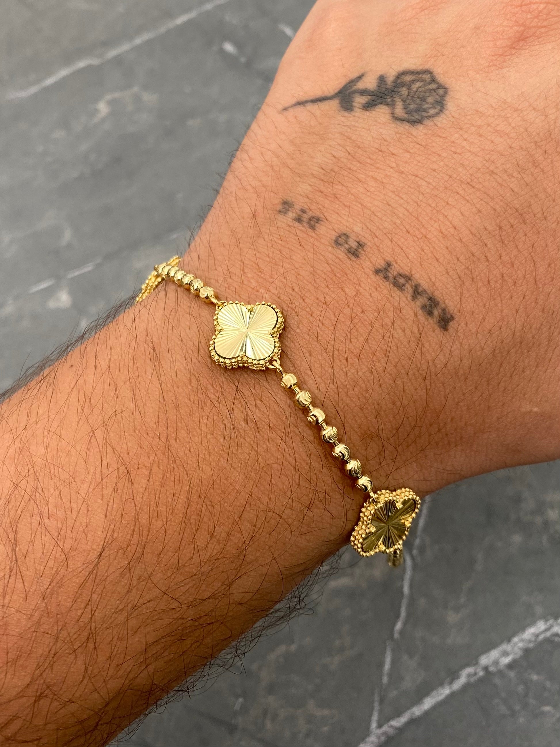 Pulso Lucky Clover Diamantado 16.35gr / 20.5cm / 14mm — Oro Amarillo