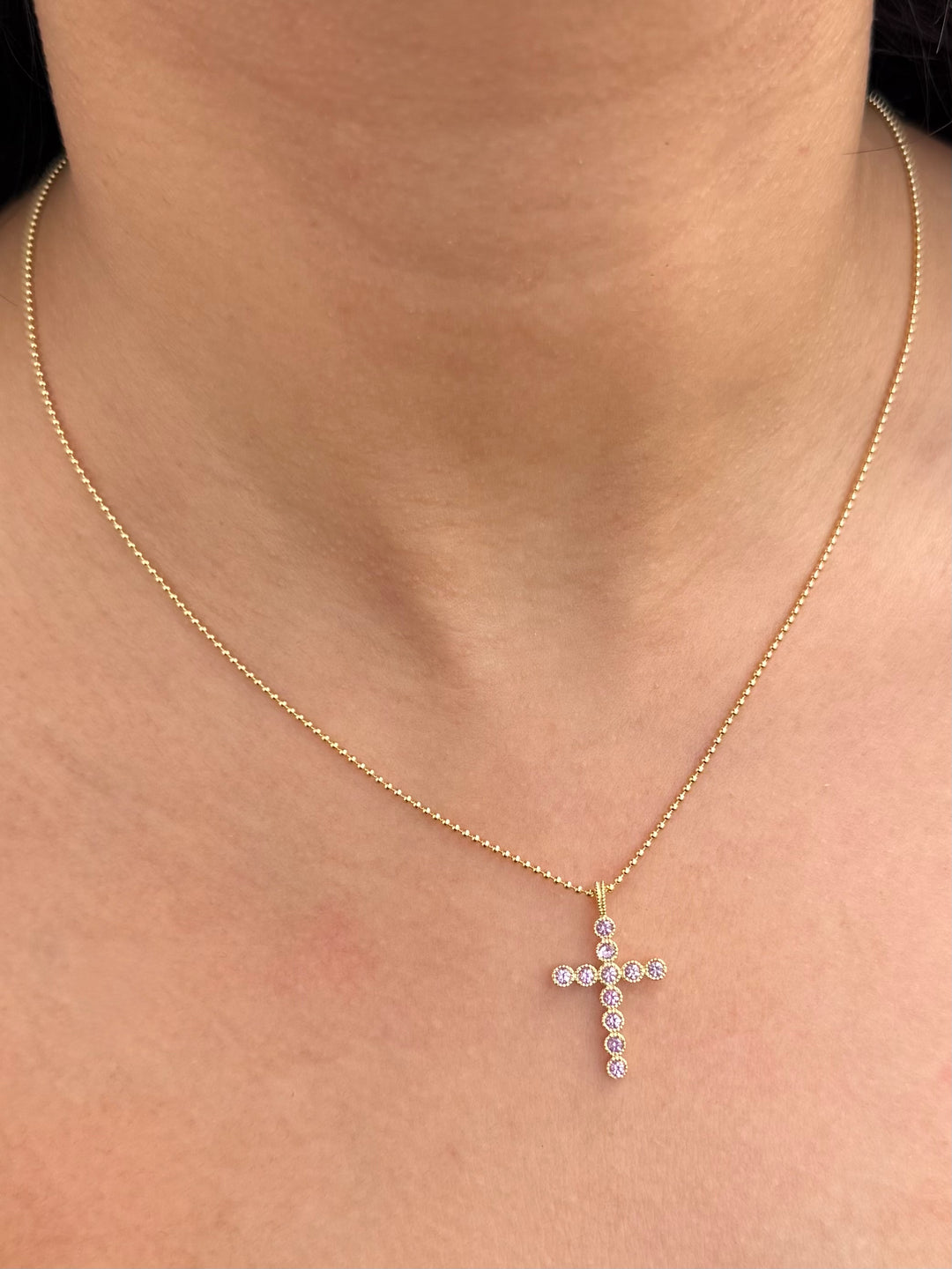 Dije Cruz con 44pts de Zafiros 1.25gr / 2.5cm / 15mm — Oro Amarillo