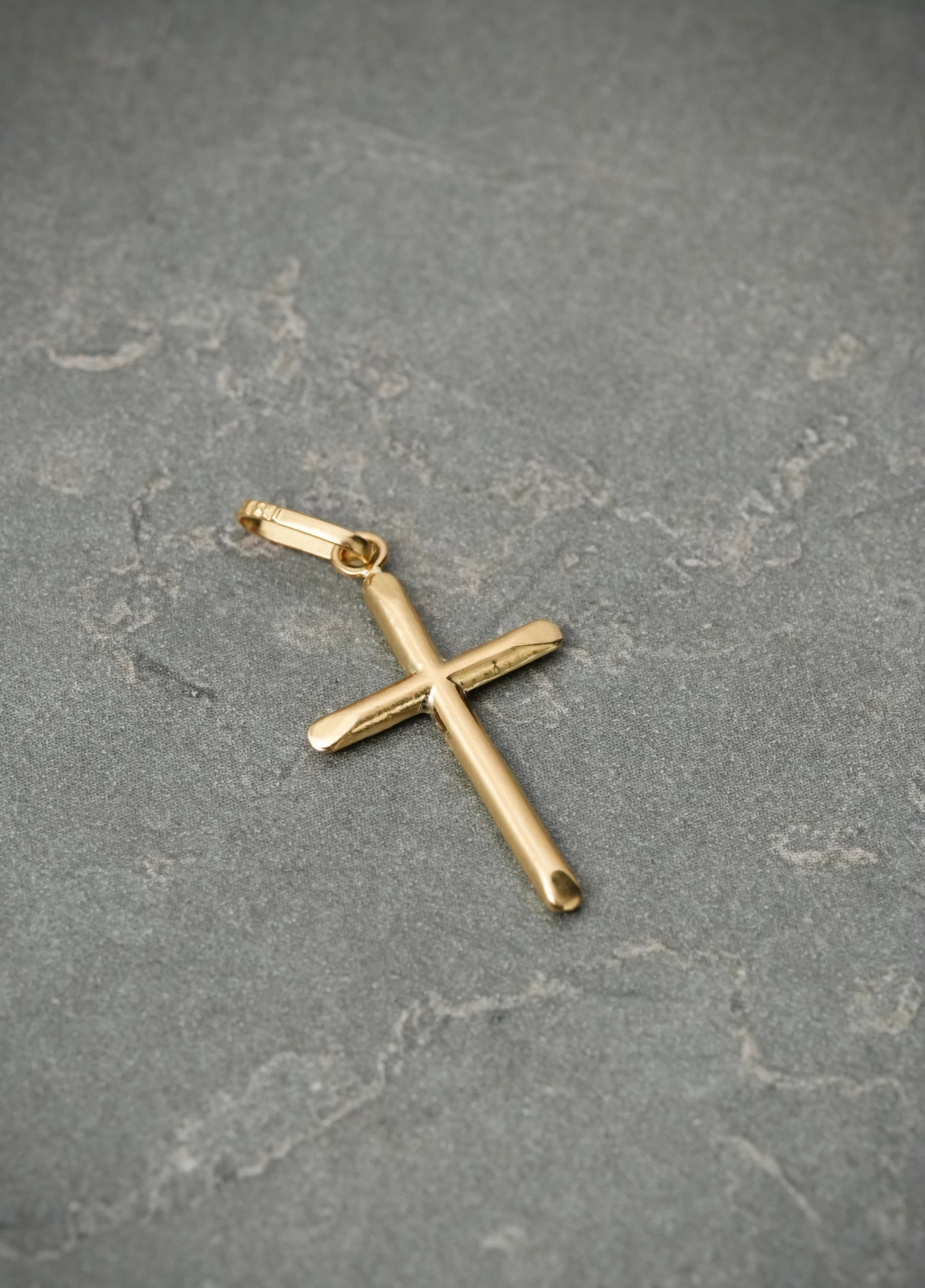Dije Cruz 0.4gr / Largo 2.8cm / Oro Amarillo Nac B