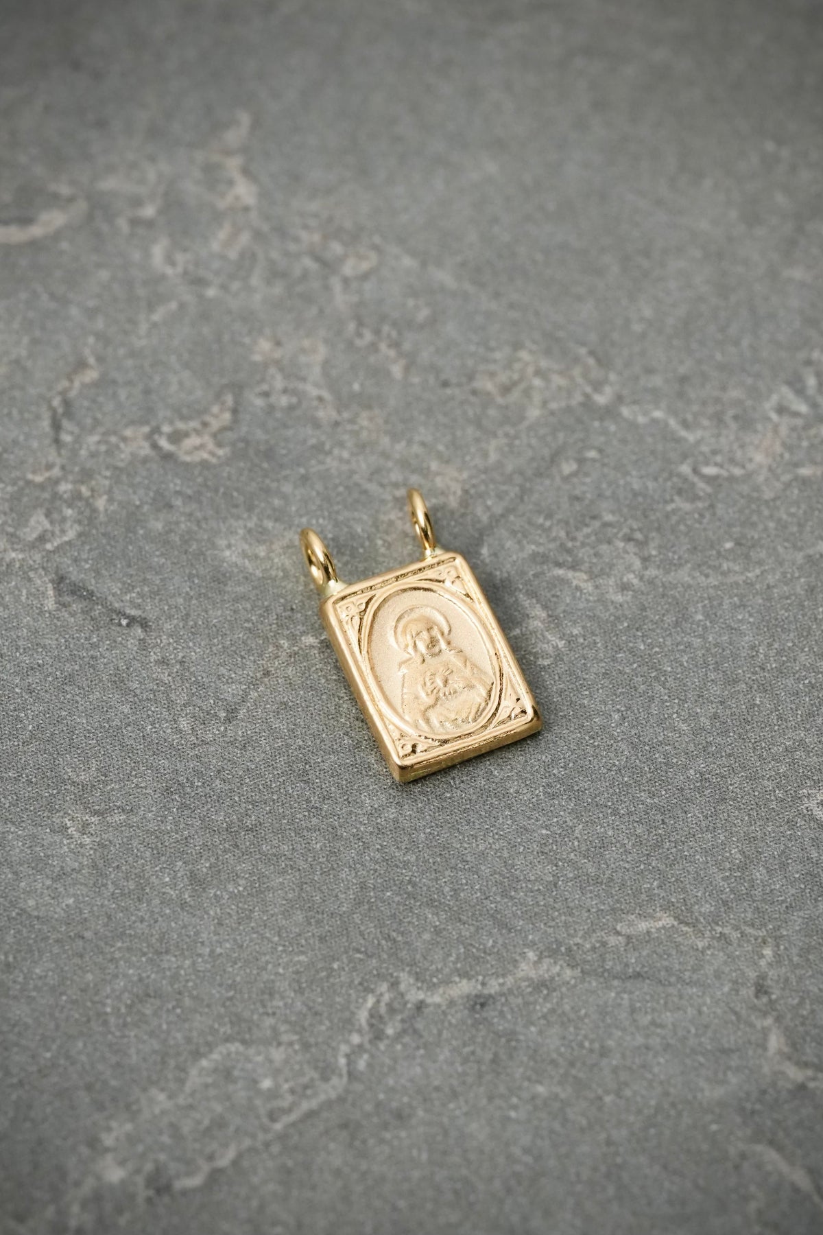 HERRAJE virgen del carmen y corazon de jesus 0.35gr / Largo 0.6cm / Oro Amarillo Nac B