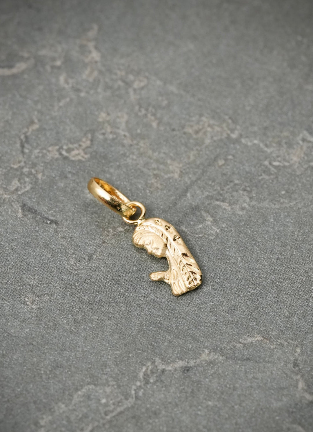 Dije virgen maria 0.3gr / Largo 1.5cm — Oro Amarillo