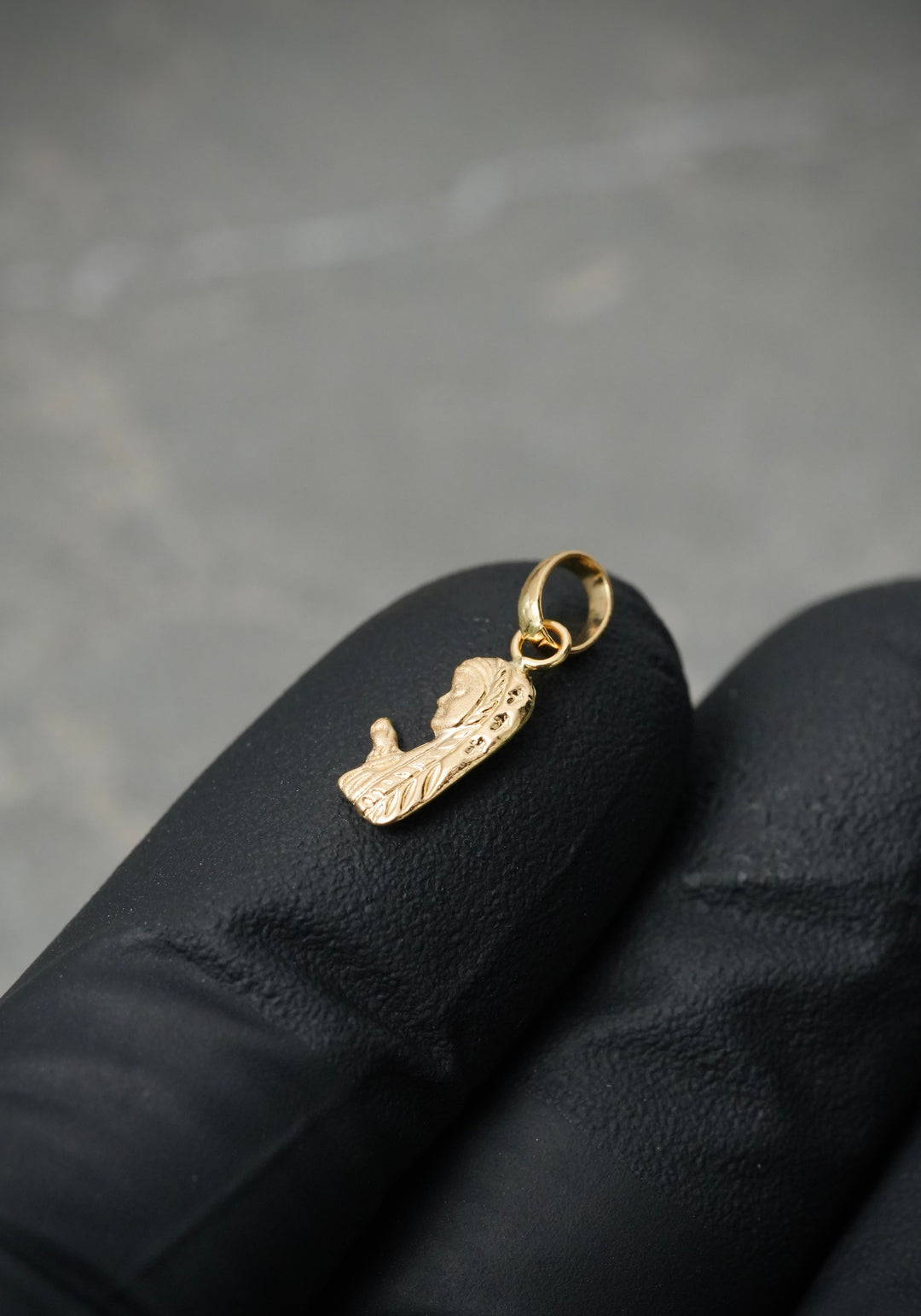 Dije virgen maria 0.3gr / Largo 1.5cm — Oro Amarillo