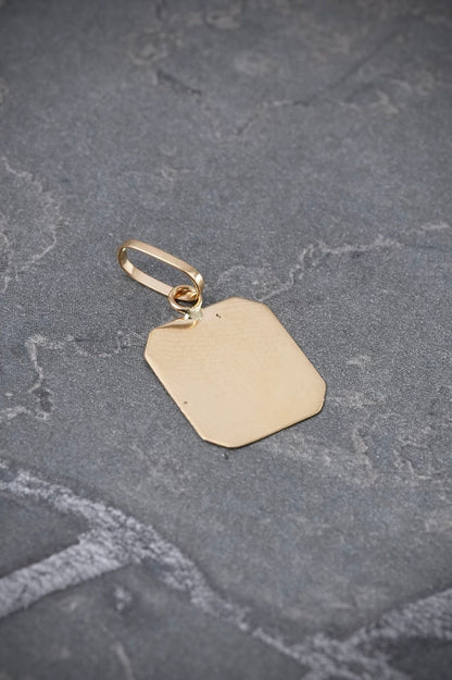 Dije placa lisa 0.6gr / Largo 2.2cm / Oro Amarillo Nac B