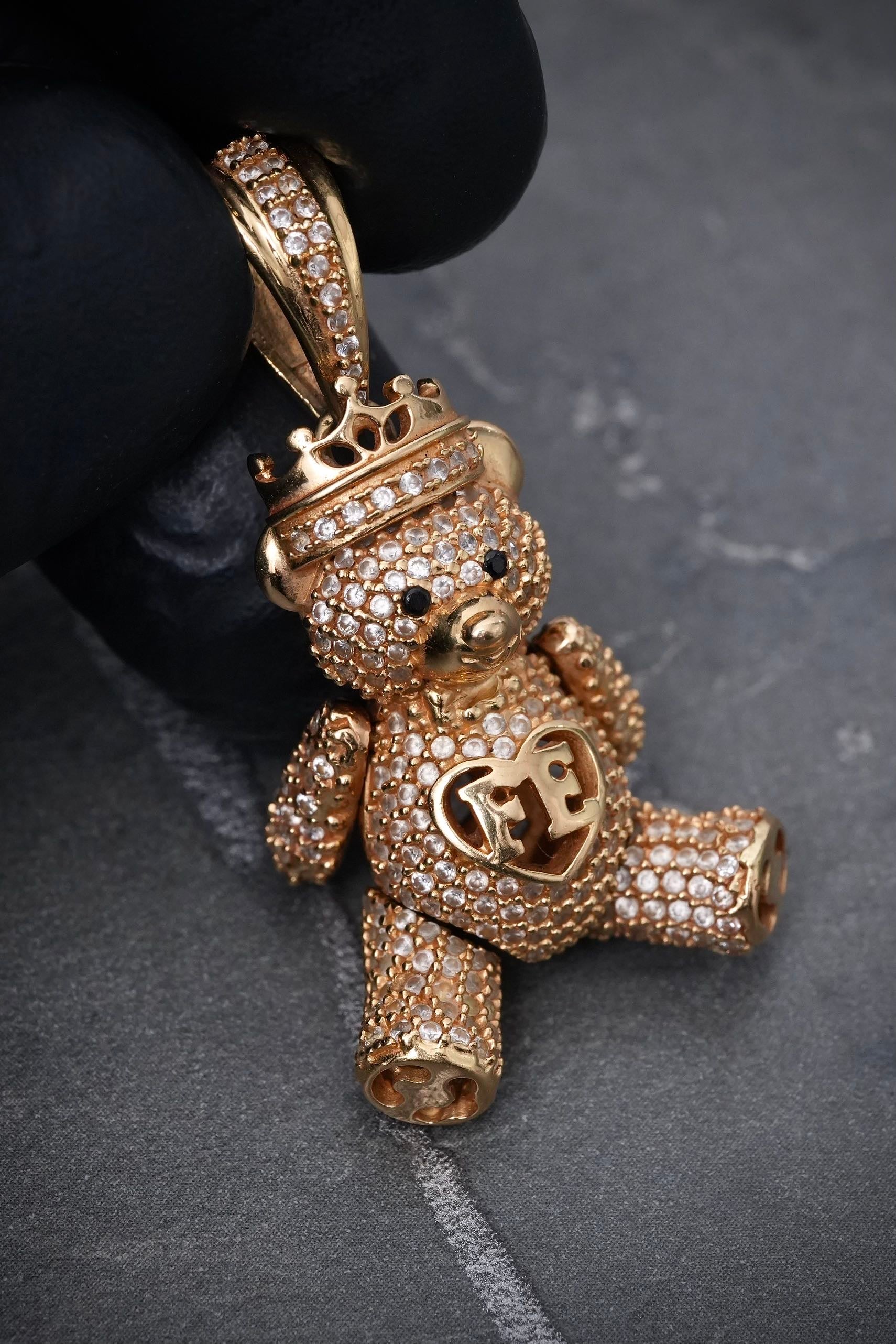 Dije oso con swarovski blanco y negro 12gr / Largo 4.2cm / Oro Amarillo Nac B