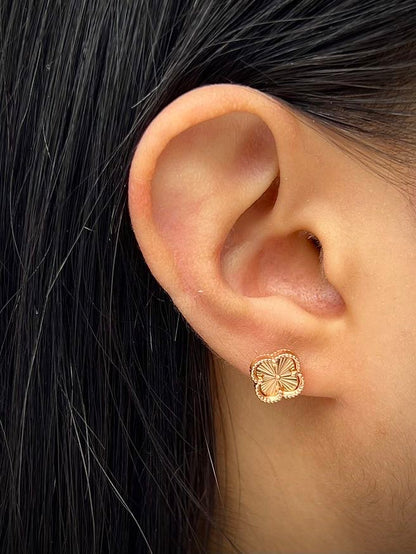 Topos lucky clover diamantados 2.85gr / Largo 0.8cm / Oro Rosado Nac B