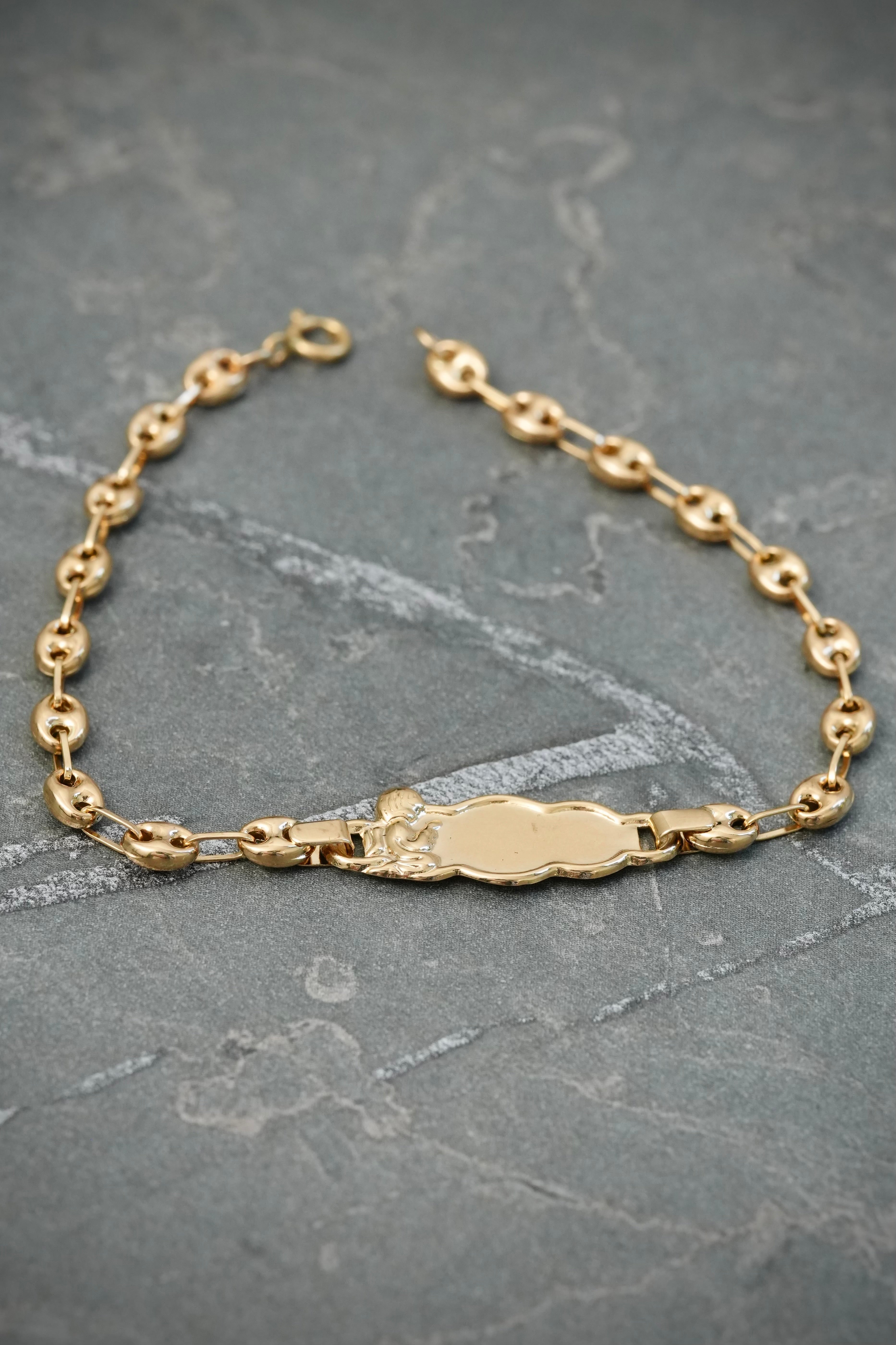 Pulso bebe con placa angel 1.8gr / Largo 13.5cm — Oro Amarillo
