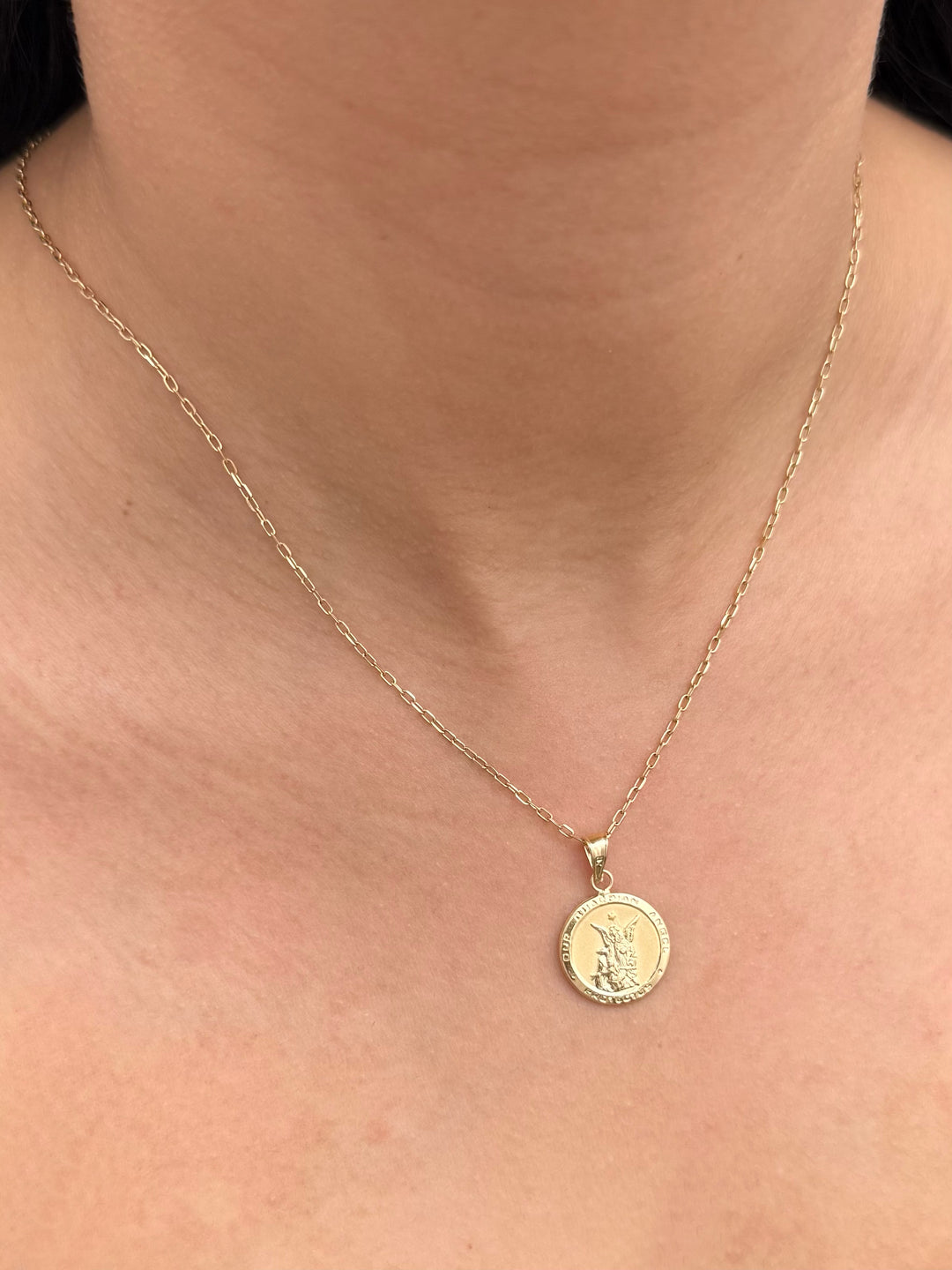 Dije angel de la guarda 1.25gr / Largo 2.4cm — Oro Amarillo