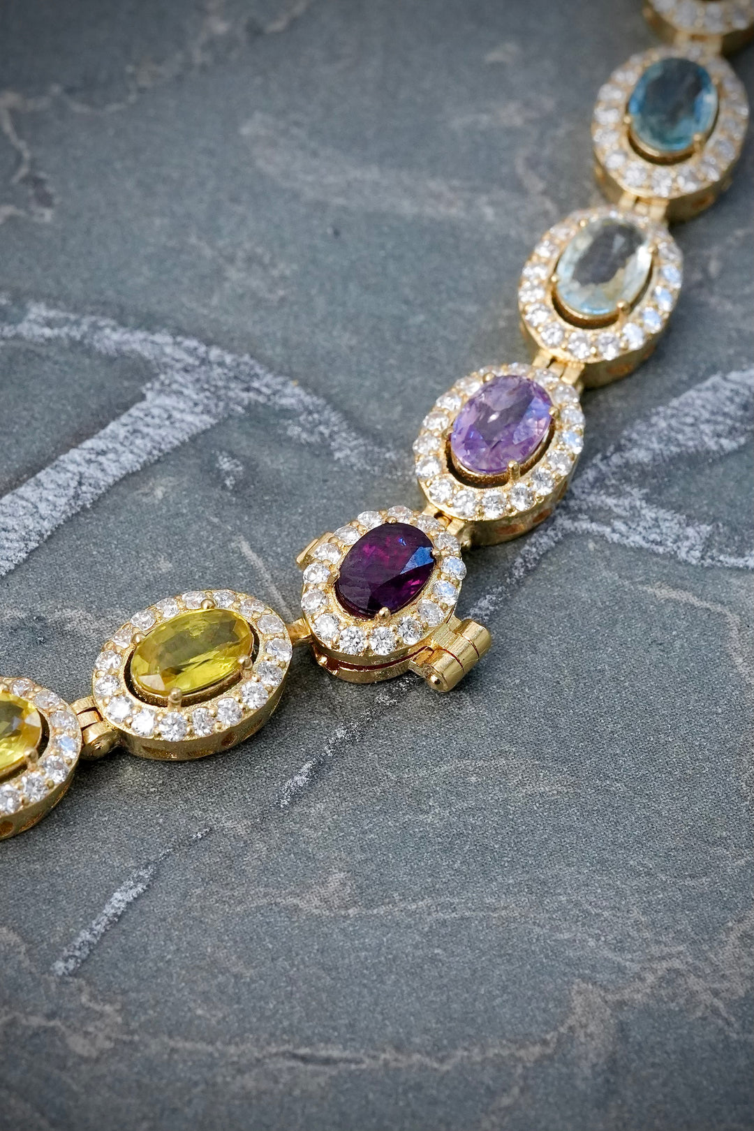 Cadena con 2050pts zafiro y 478pts diamante LB 43.25gr / Largo 45cm — Oro Amarillo