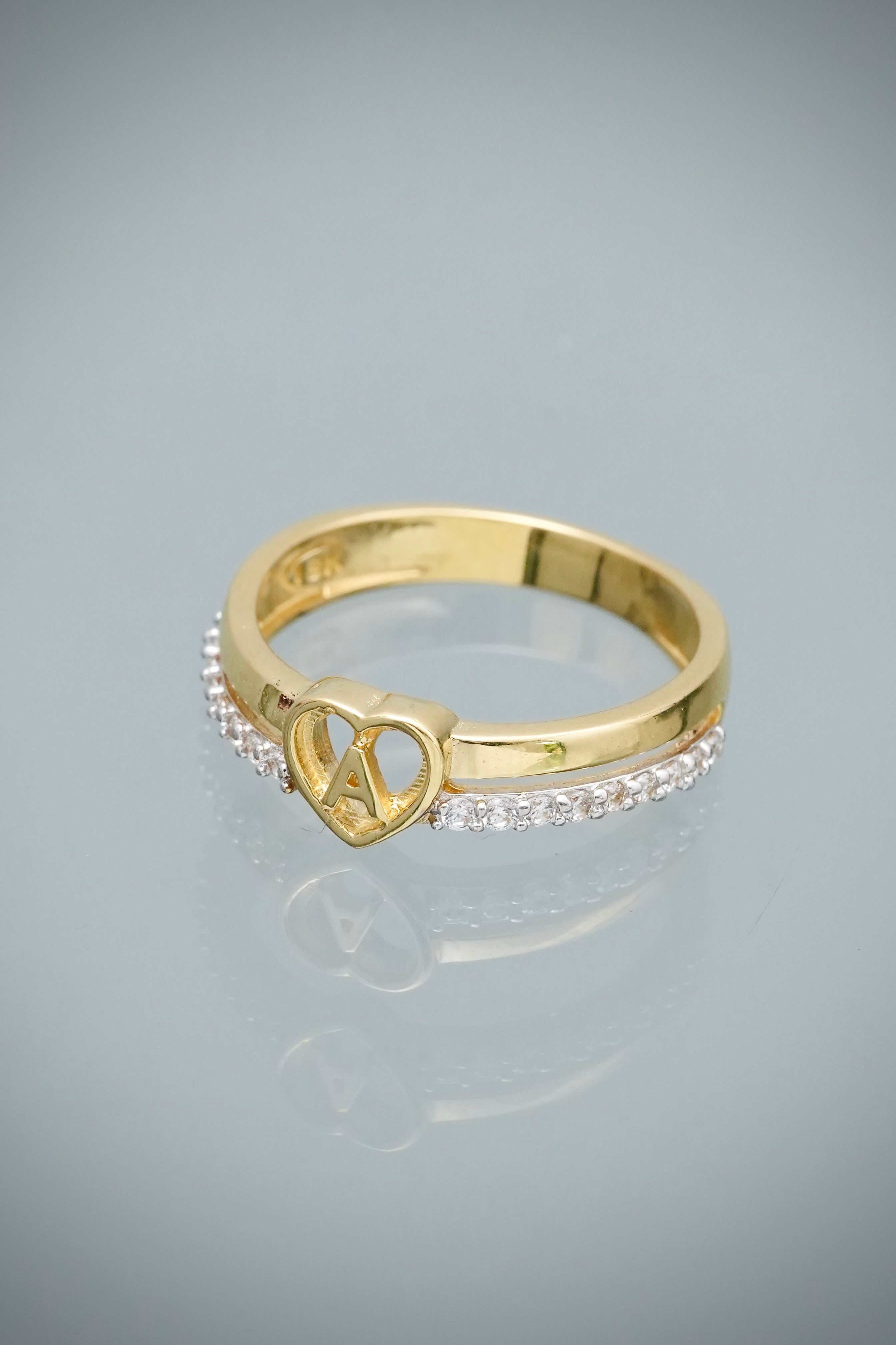 Anillo Corazon con Swarovski Blanco 2.6gr / Talla 5 — Oro Amarillo