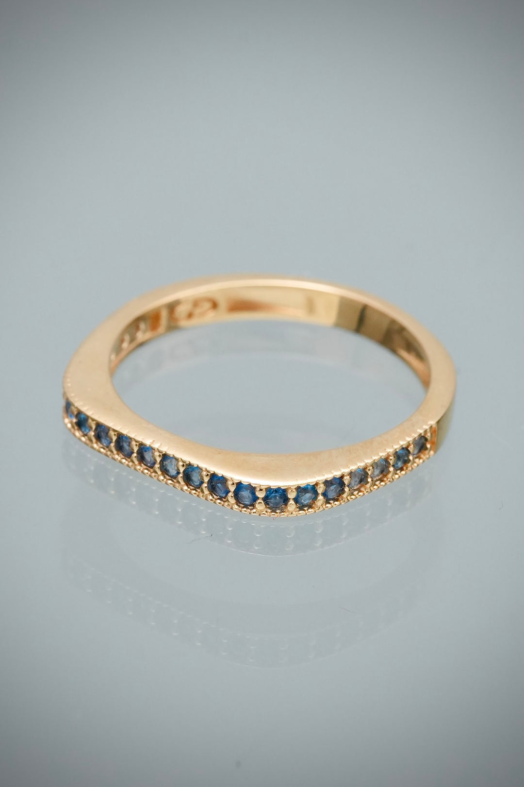 Anillo con Swarovski Azul 2.3gr / Talla 6 — Oro Amarillo