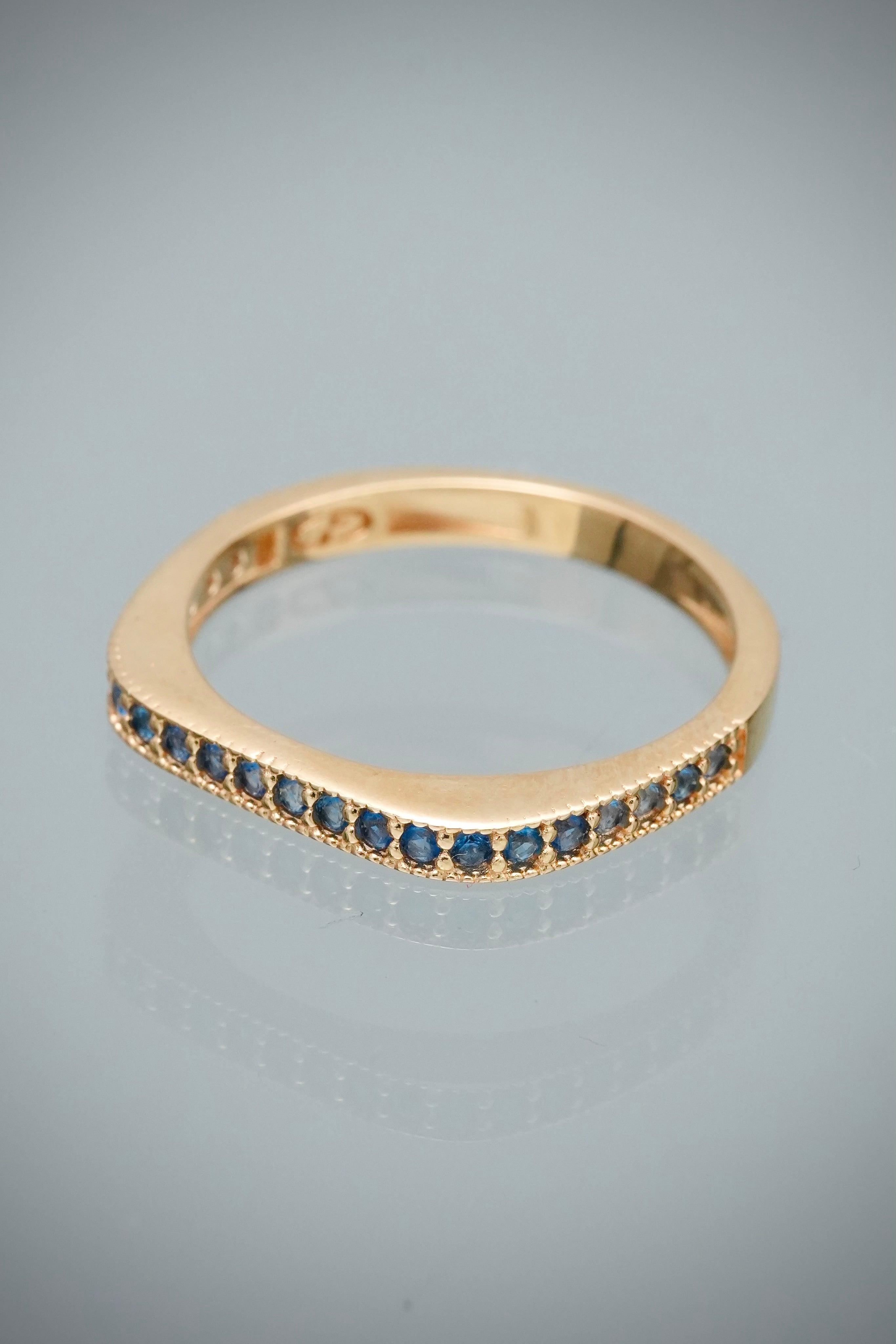 Anillo con Swarovski Azul 2.3gr / Talla 6 — Oro Amarillo