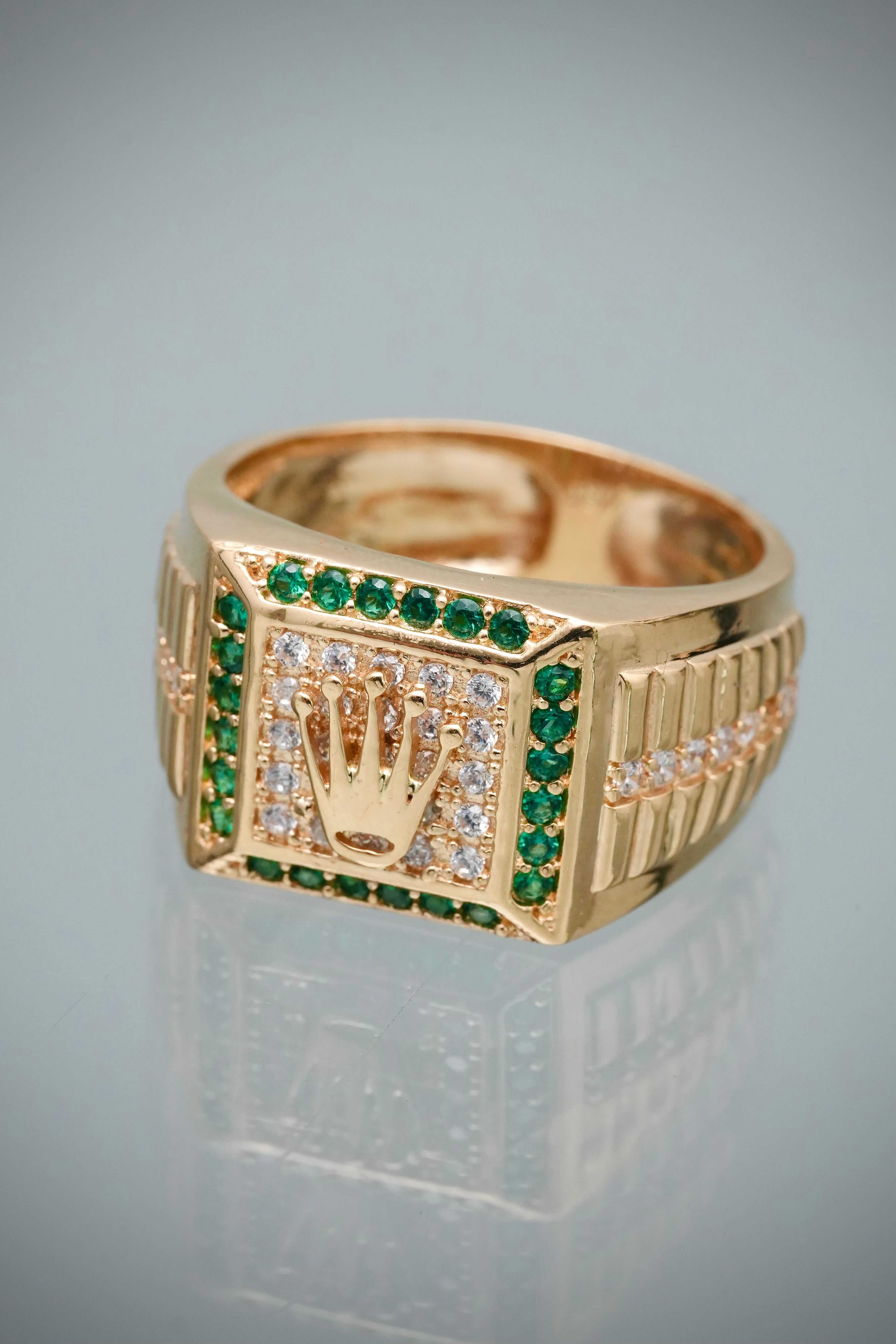 Anillo Rx con Swarovski Verde y Blanco 8.75gr / Talla 11 — Oro Amarillo