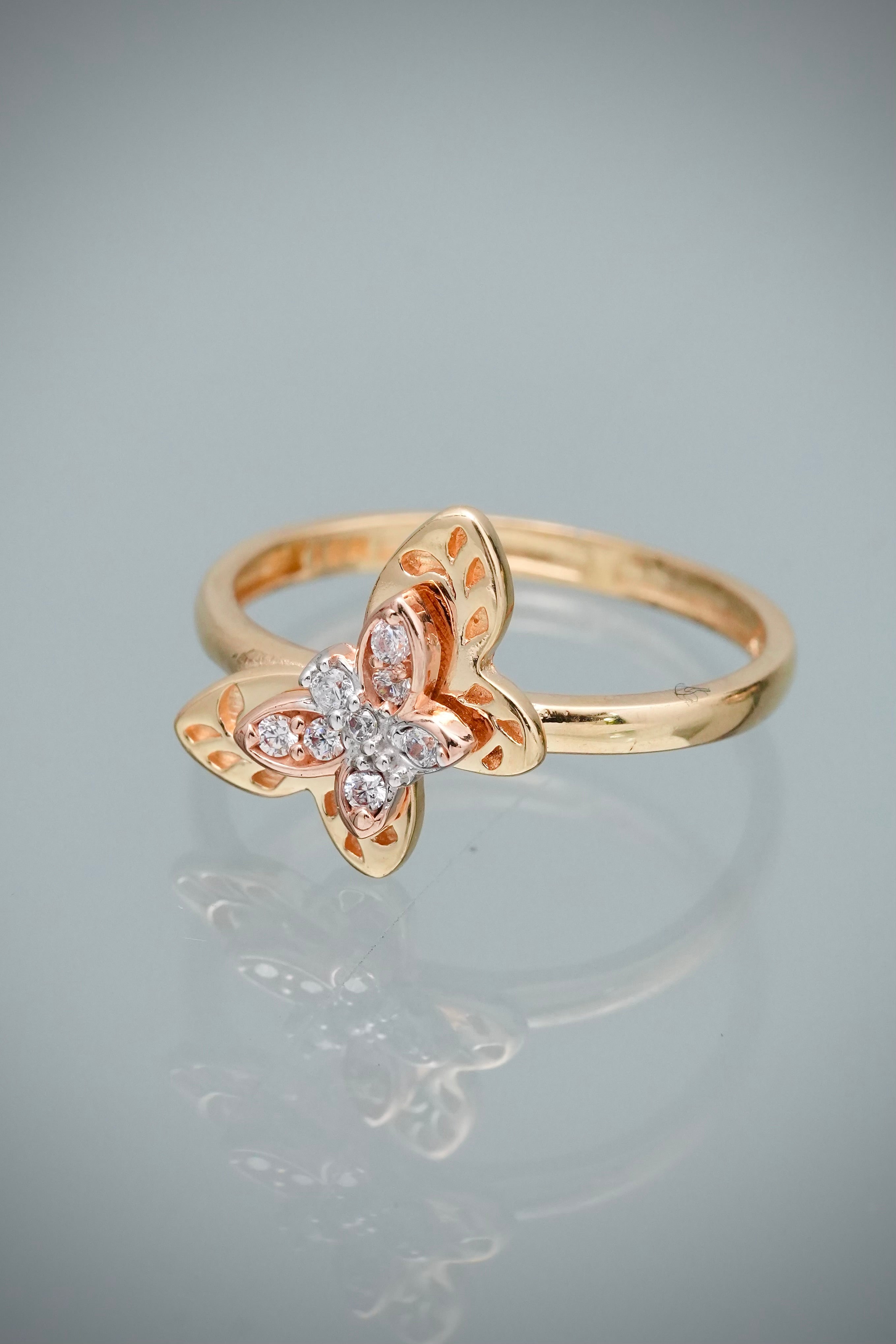 Anillo Mariposa con Swarovski Blanco 1.9gr / Talla 5 — Dos Oros