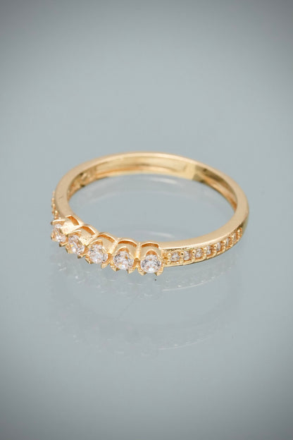 Anillo con Swarovski Blanco 1.95gr / Talla 5 3/4 — Oro Amarillo