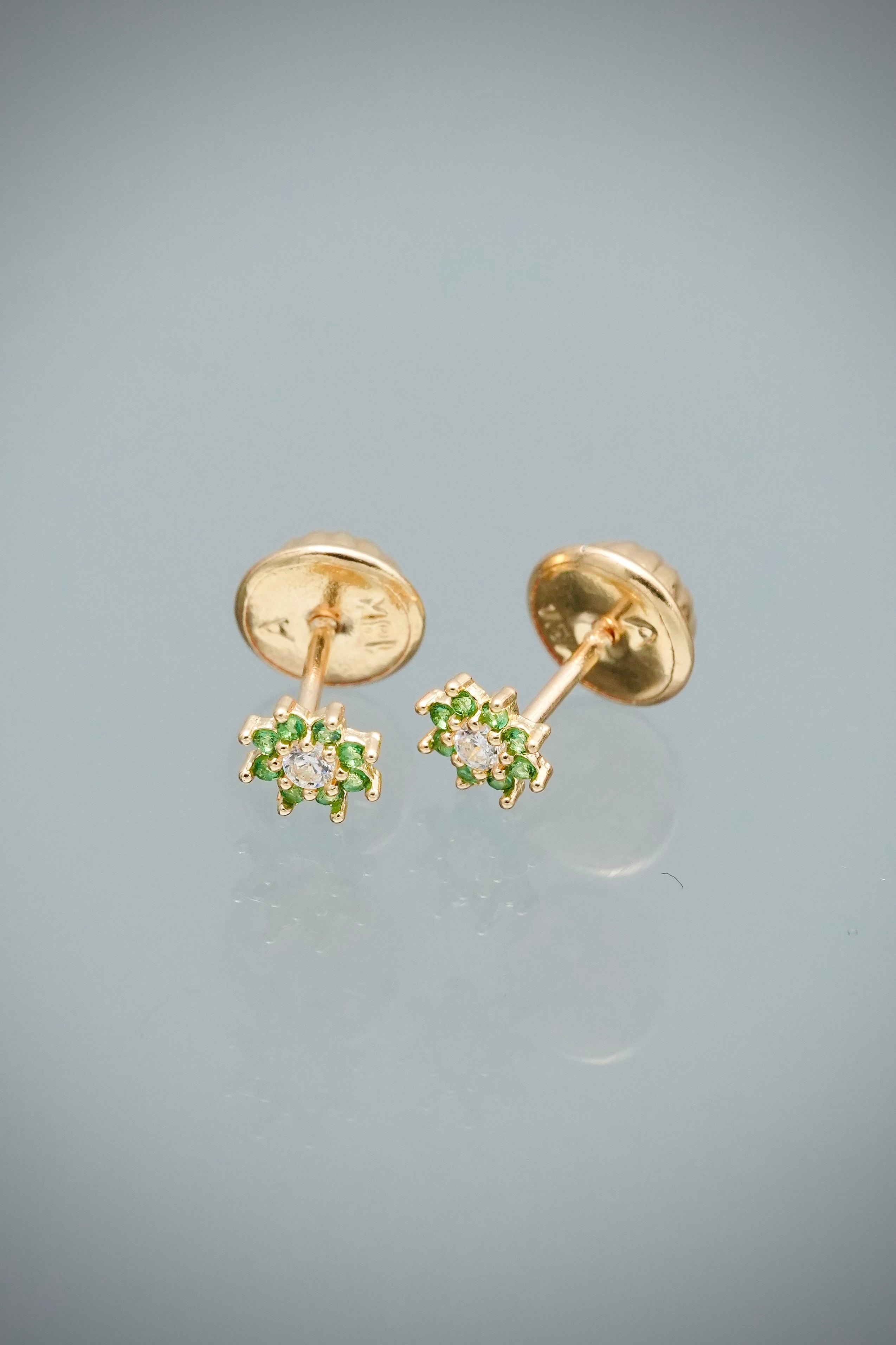 Topos Flor con Swarovski Blanco y Verde 0.45gr / 0,4cm / 4.2mm — Oro Amarillo