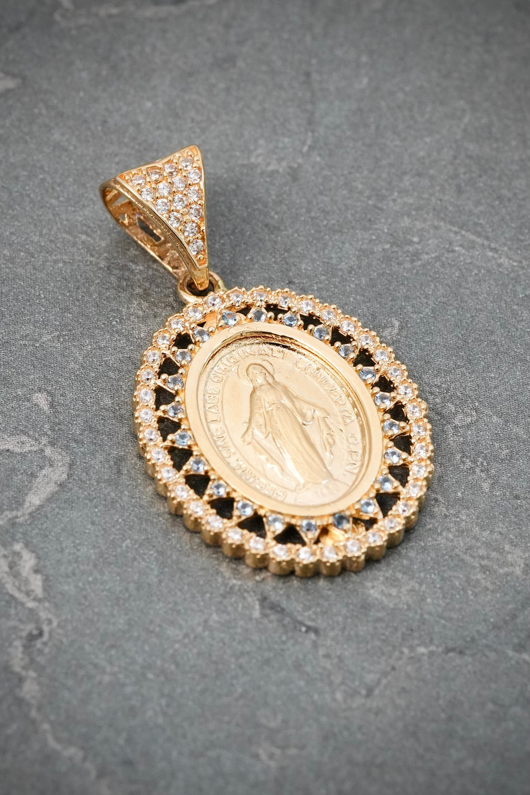 Dije Virgen Milagrosa con Swarovski 3.95gr / 3.3cm / 18mm — Oro Amarillo