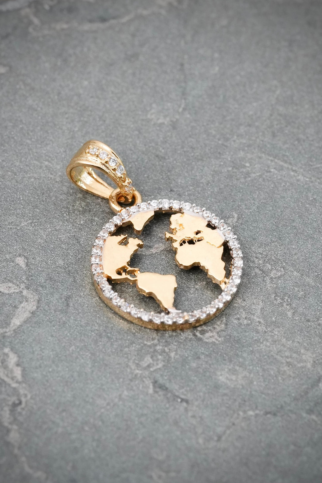 Dije Mundo 2gr / 2.5cm / 16mm — Oro Amarillo