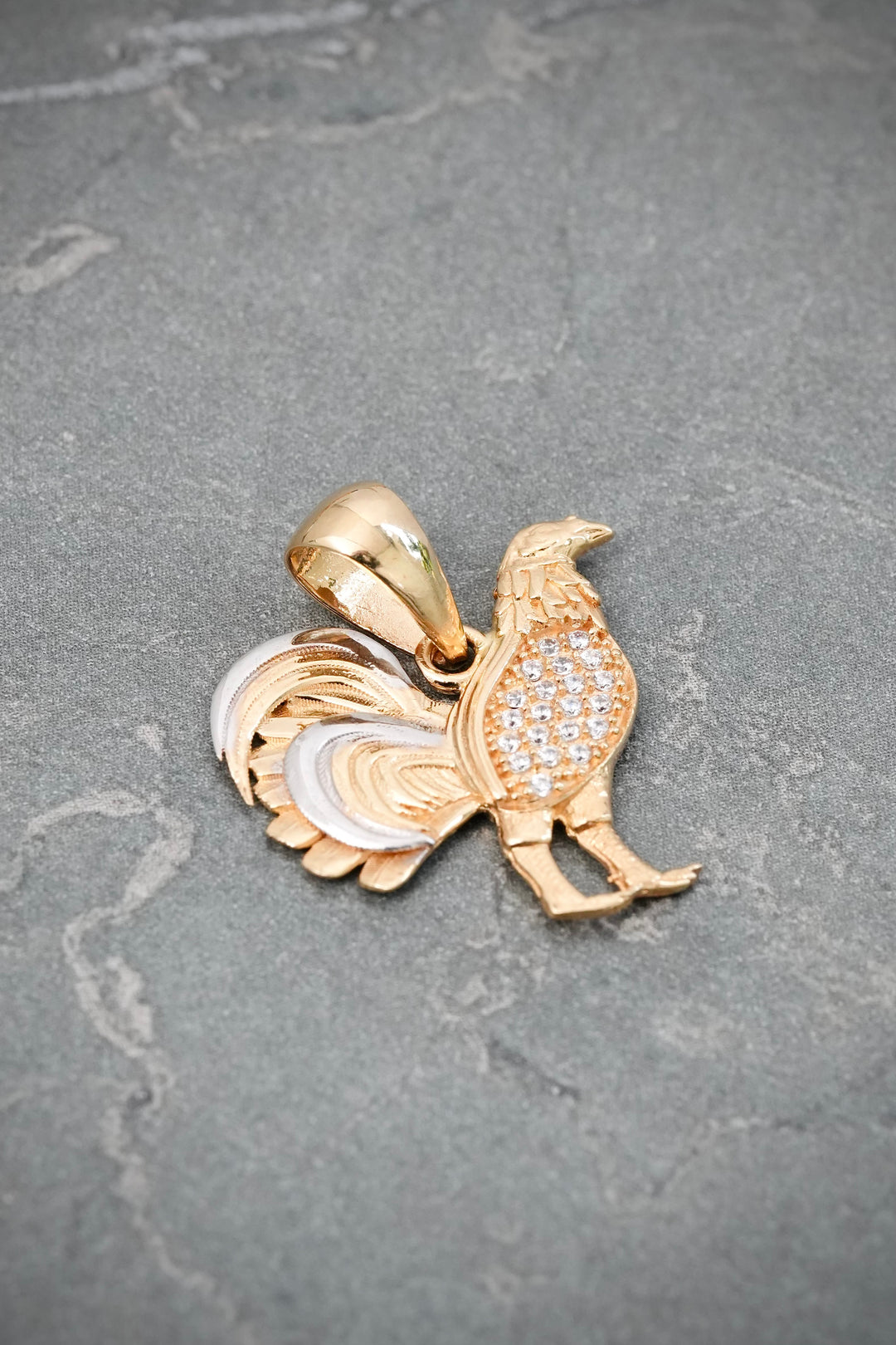 Dije Gallo 2.85gr / 2.3cm / 19mm — Oro Amarillo
