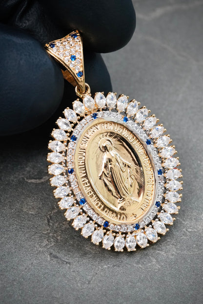 Dije Virgen de la Milagrosa con Swarovski Azul y Blanco 7.3gr / 4.2cm / 25.2mm — Oro Amarillo