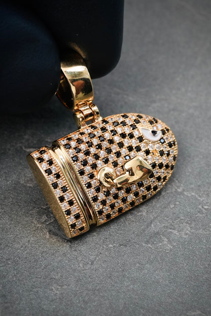 Dije Bala con Swarovski Negro y Blanco 5.55gr / 2.8cm / 25.7mm — Oro Amarillo