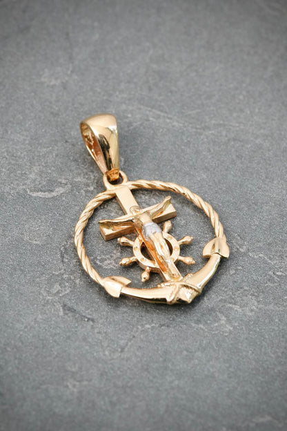 Dije Ancla con Cristo 2.8gr / 3cm / 18.7mm — Oro Amarillo