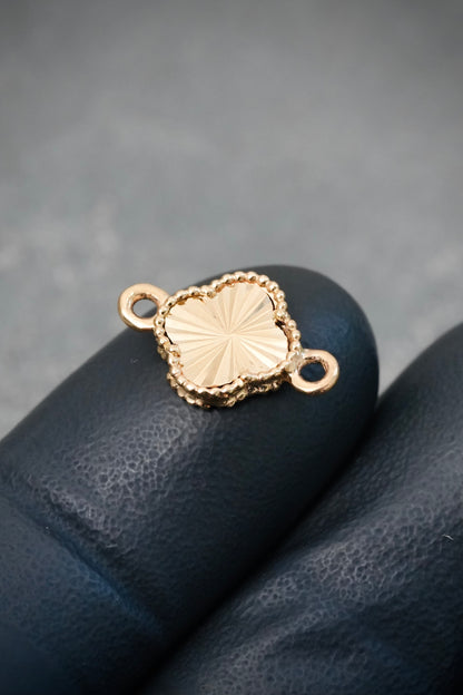 Herraje Lucky Clover Diamantado 0.75gr / 1.5cm / 9.7mm — Oro Amarillo