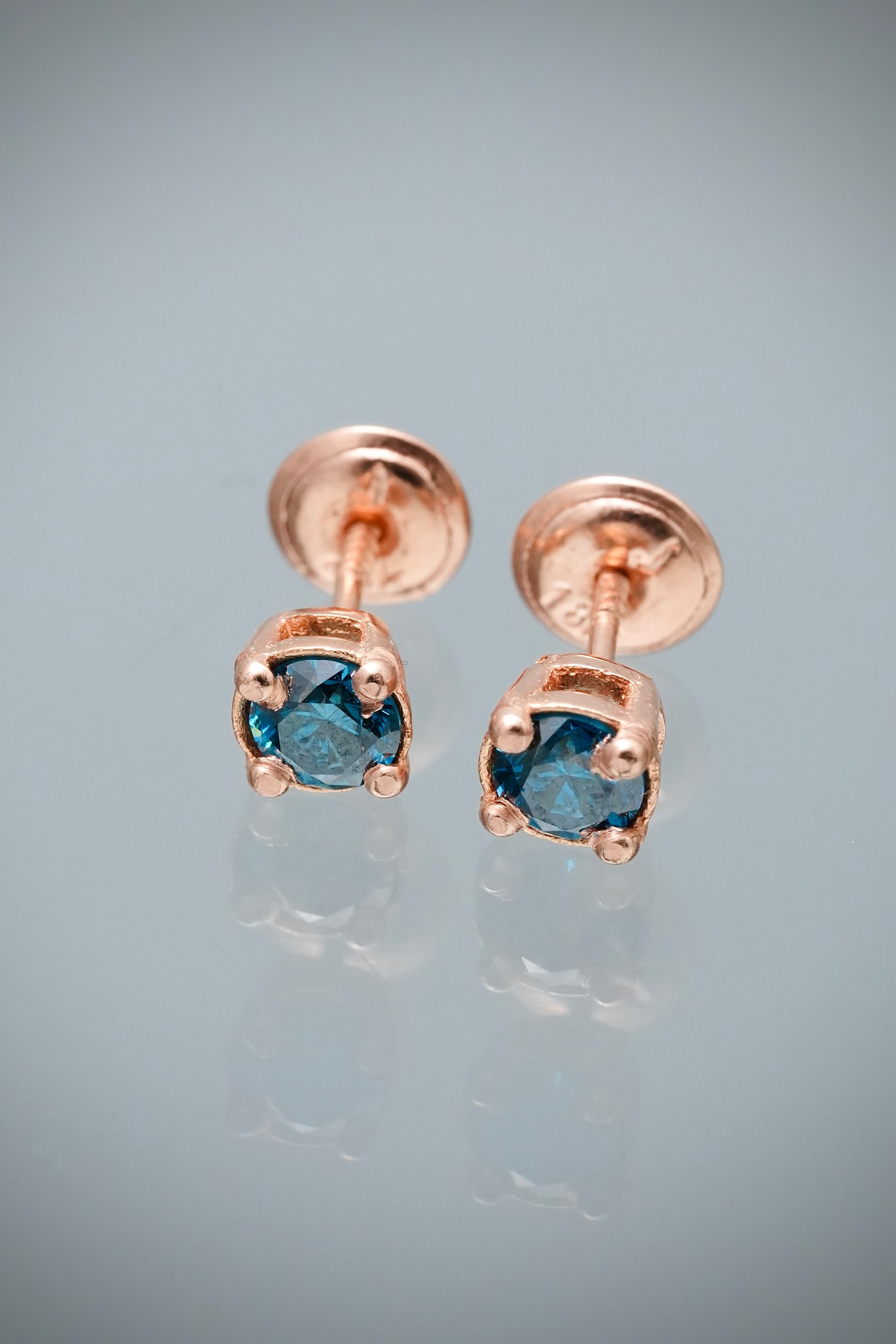 Topos con 61pts de Diamante Azul 1.2gr / 0.4cm / 4.8mm — Oro Rosado