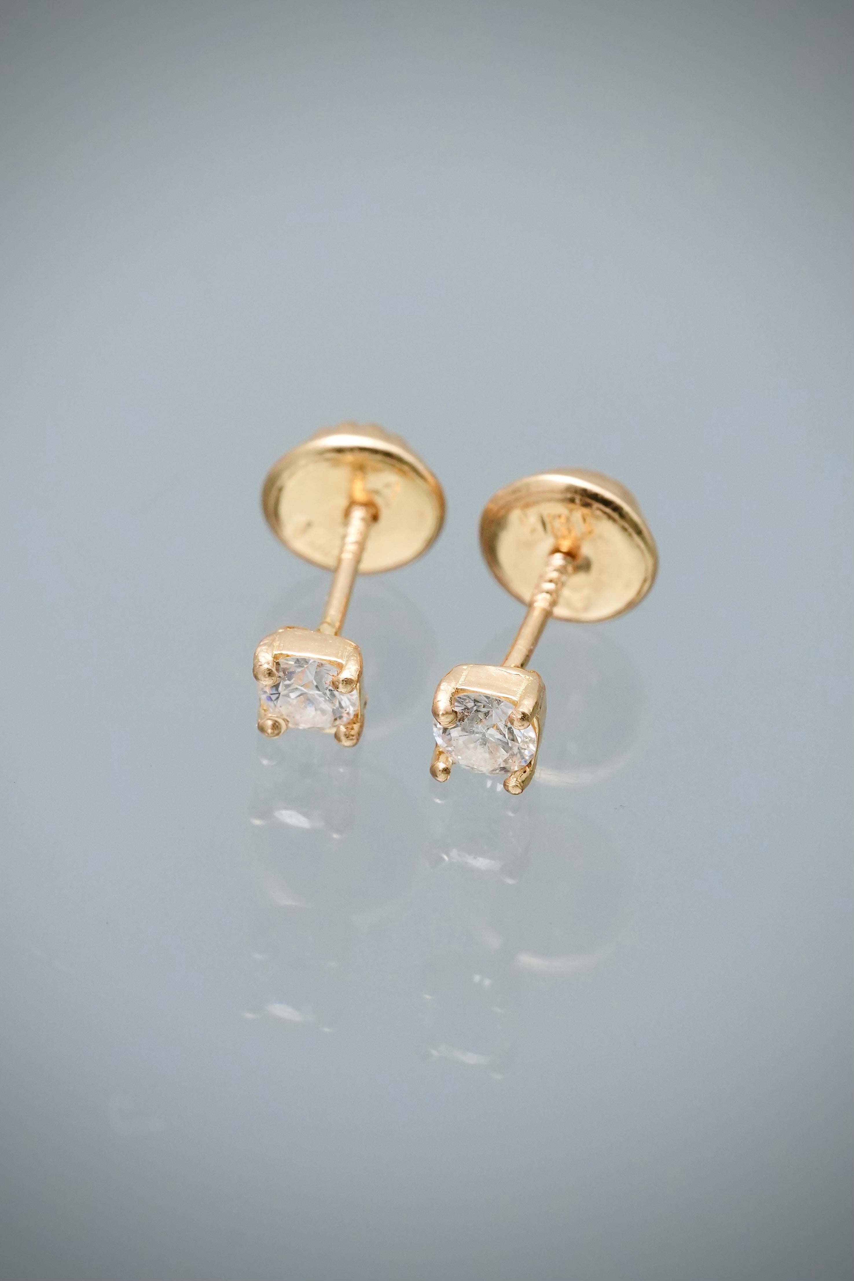 Topos con 21pts de Diamante 0.5gr / 0.3cm / 3.2mm — Oro Amarillo