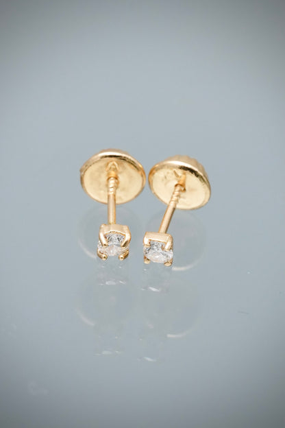Topos con 12pts de Diamante 0.4gr / 0.2cm / 2.6mm — Oro Amarillo