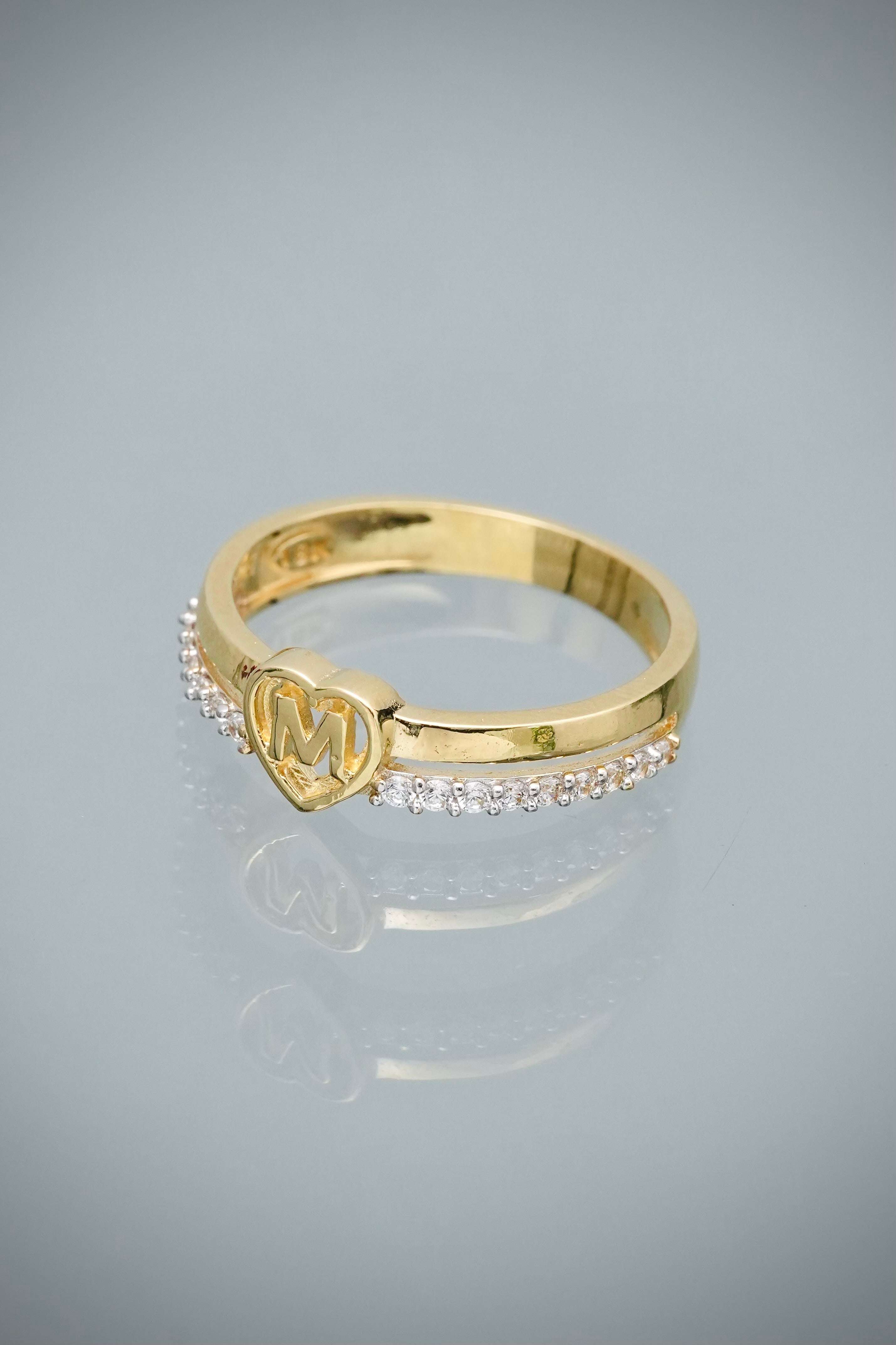 Anillo Corazon con Swarovski Blanco 2.7gr / Talla 6 1/4 — Oro Amarillo