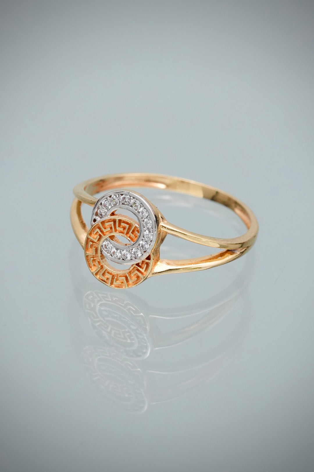 Anillo con Swarovski Blanco 1.9gr / Talla 7 1/2 — Oro Amarillo