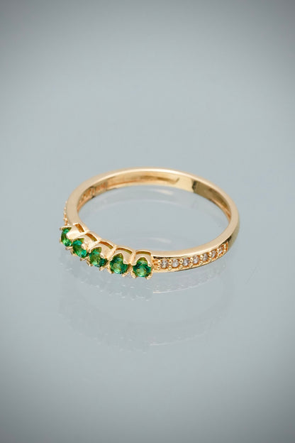 Anillo con Swarovski Verde y Blanco 1.85gr / Talla 6 1/4 — Oro Amarillo