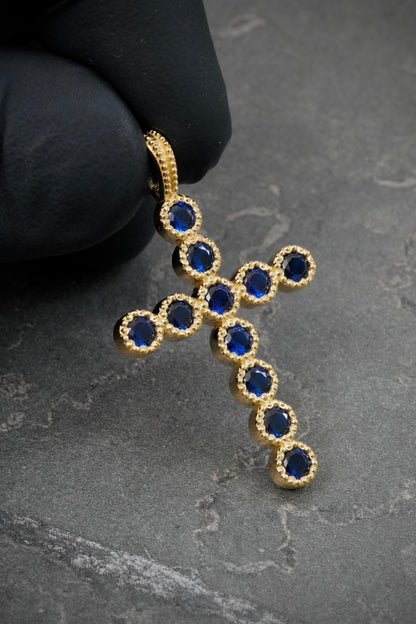 Dije Cruz con Swarovski Azul 4.6gr / 3.7cm / 22.7mm — Oro Amarillo