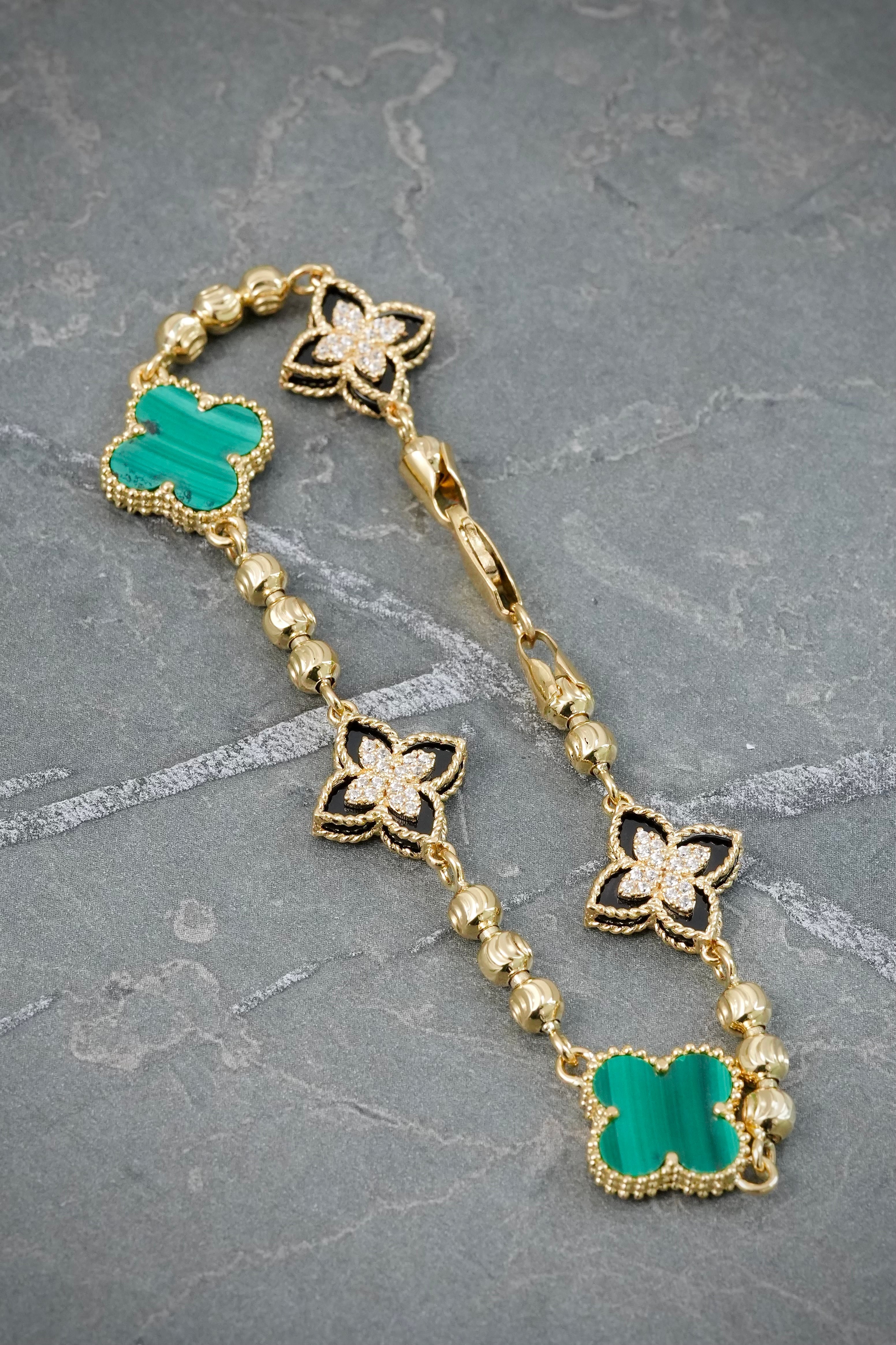 Pulso Lucky Clover Piedra Verde y Negra 9.7gr / 19cm / 13.8mm — Oro Amarillo
